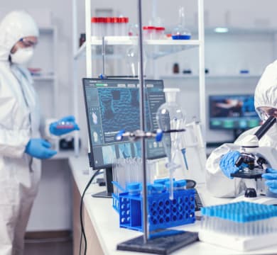 Lab technician in lab